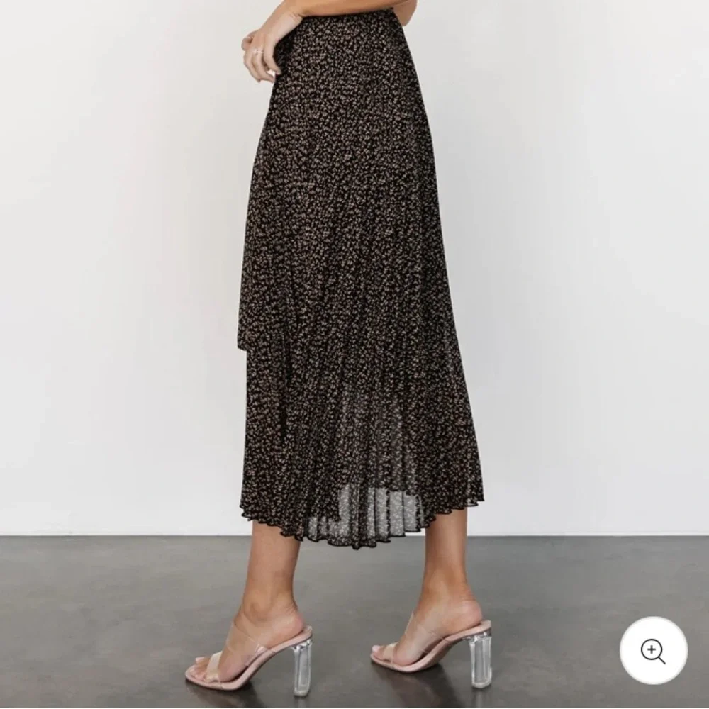 🏇 Baltic Born Prim Pleated Floral Black Midi Dress - Picture 4 of 15